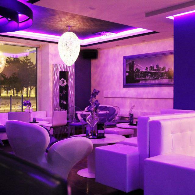 Canape Violet Bar